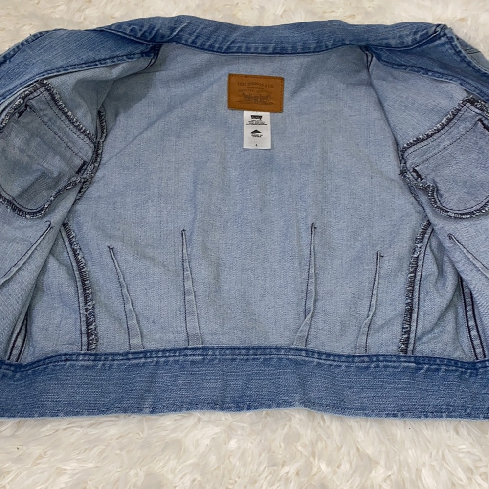 Levi’s Cropped Blue Jean Jacket Size L - Picture 10 of 10